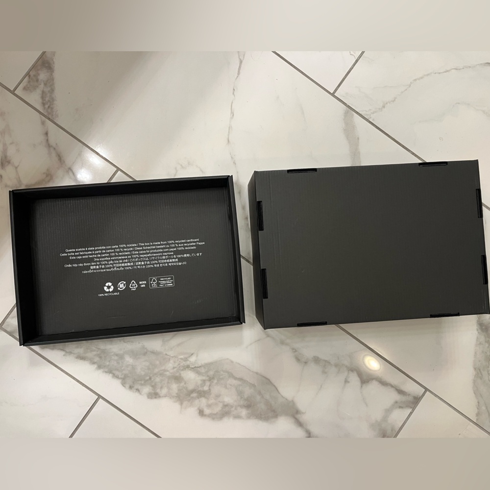 Authentic Prada Black & White Milano Logo Gift Box - Picture 5 of 11